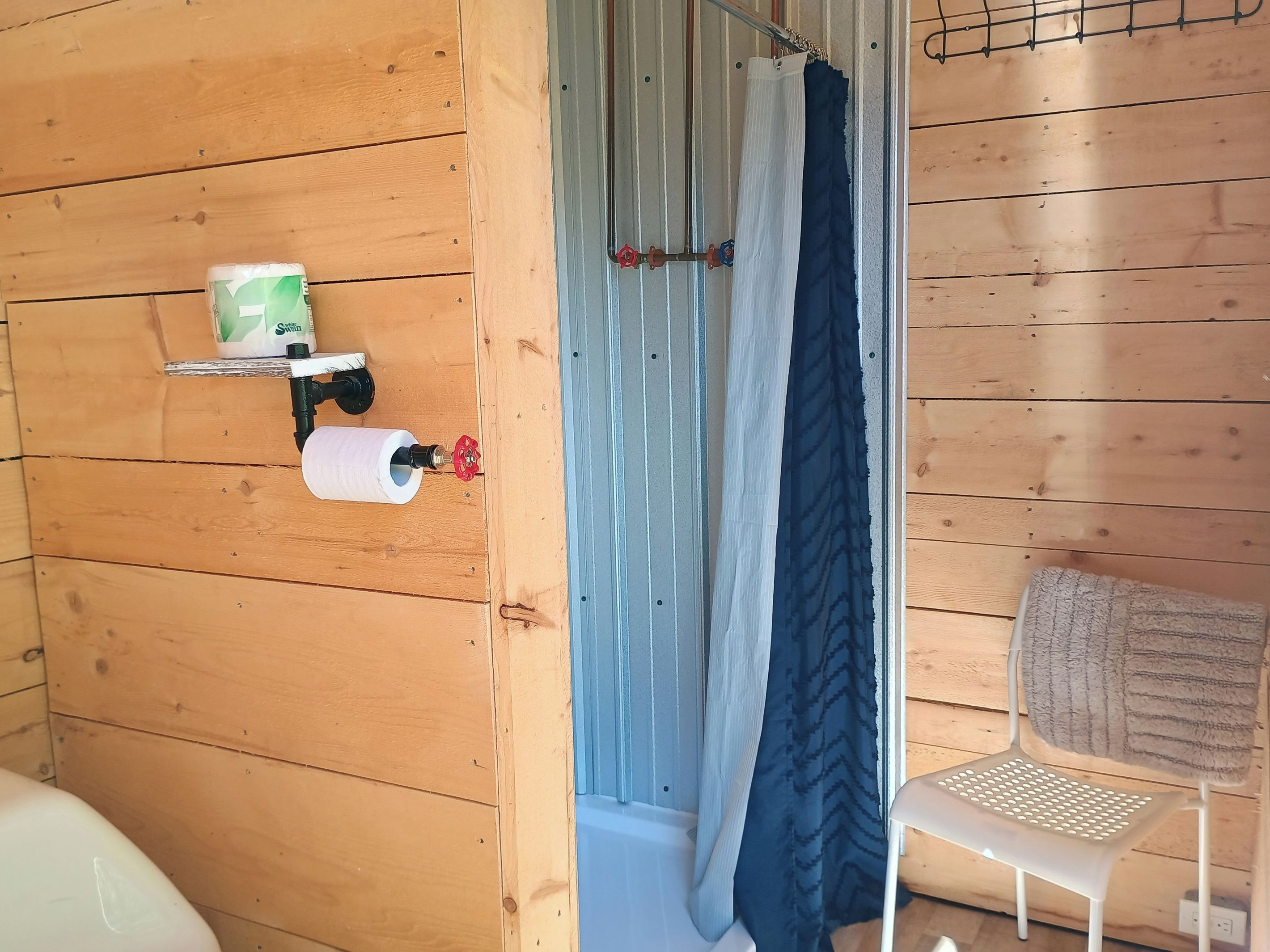 Private detached bathroom with compost toilet and shower