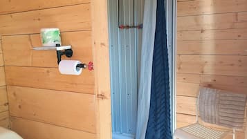 Private detached bathroom with compost toilet and shower