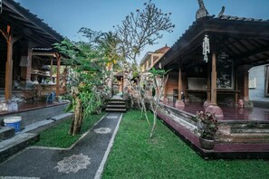 Property grounds - Quiet Balinese Stay in Ubud (Gianyar)