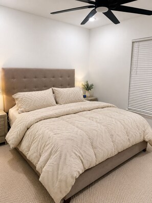 Unclassified image, 2 of 11, button - Modern 3BR Condo - Retreat in the heart of Dallas (Dallas)