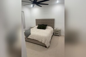 Unclassified image, 5 of 11, button - Modern 3BR Condo - Retreat in the heart of Dallas (Dallas)