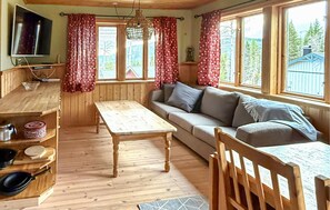 Unclassified image, 4 of 14, button - Nice home in Järpen with WiFi (Järpen)