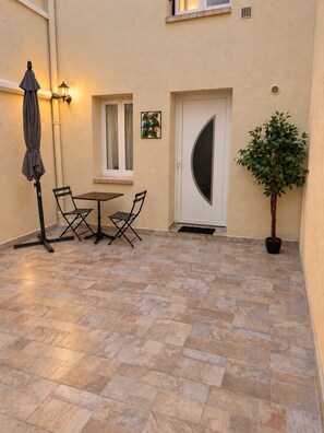 Unclassified image, 4 of 10, button - The Soissons Patio (Soissons)