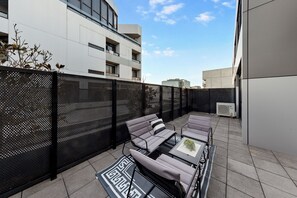 Balcony - Modern 1-bedroom Apartment in the Heart of Footscray (Melbourne)