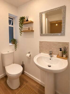Bathroom - Stevenage Studios - Studio 3 (Stevenage)