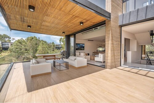 Luxury Lake Villa in Guatap Pool Jacuzzi Views