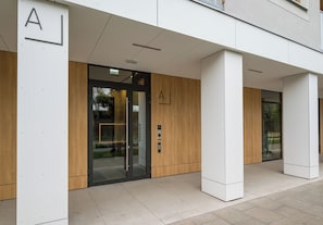 Exterior detail - Wola Kolejowa Signature Apartment #26 (Warszawa)