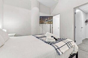 Unclassified image, 3 of 72, button - Modern Cleveland Loft • 2BR/2BA • Rooftop • Gym • Parking (Cleveland)