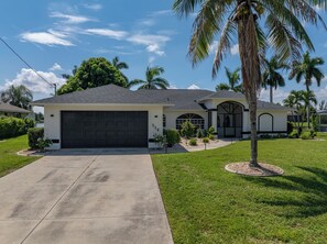 Exterior - Redefining Rest & Relaxation Retreat (Cape Coral)