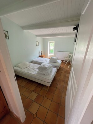 Unclassified image, 3 of 17, button - Vrbo Property (Saint-Pierre-d'Oléron)