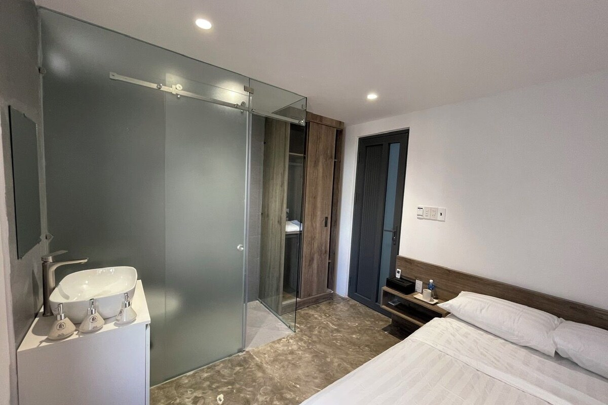 Comfort Room, Partial Sea View