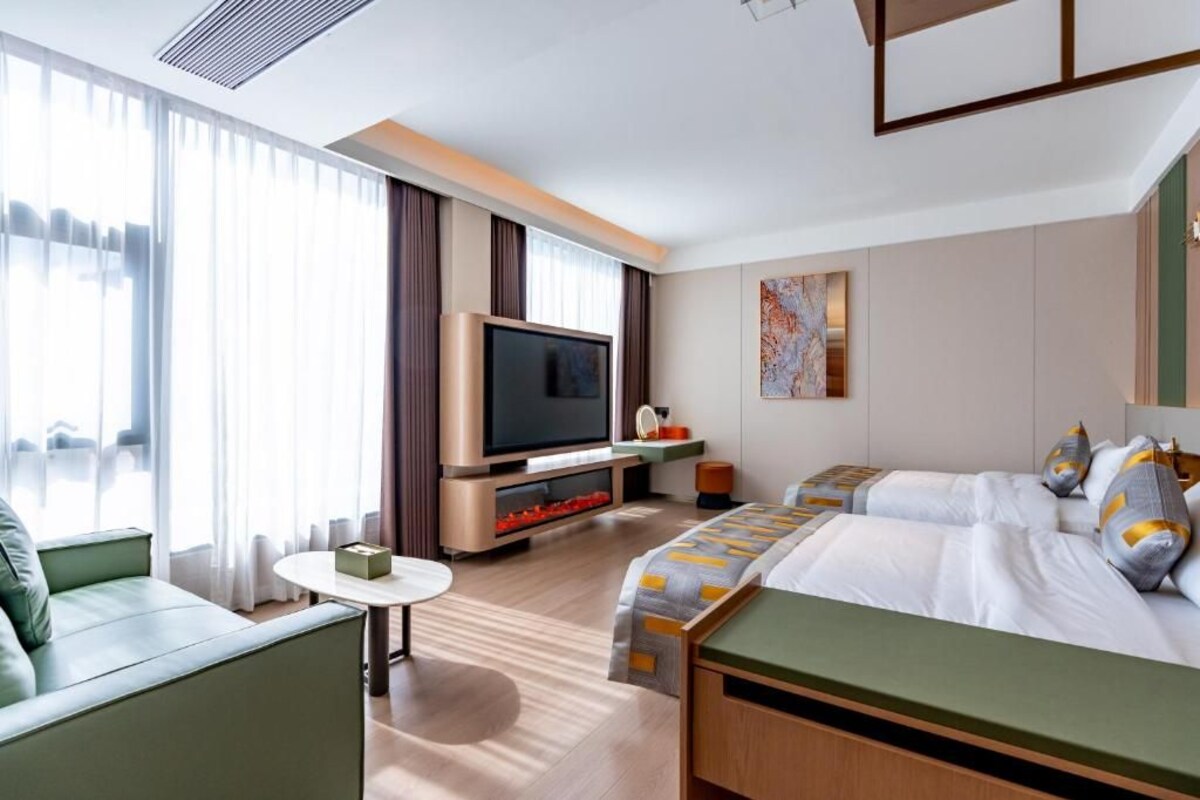 Superior-Zweibettzimmer | Betten mit Memory-Foam-Matratzen, kostenlose Minibar, Schreibtisch