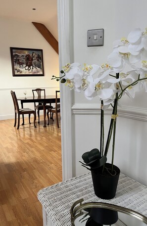 Unclassified image, 4 of 29, button - Family run, family friendly Apartments set in 30 acres of countryside to explore (Farnham)