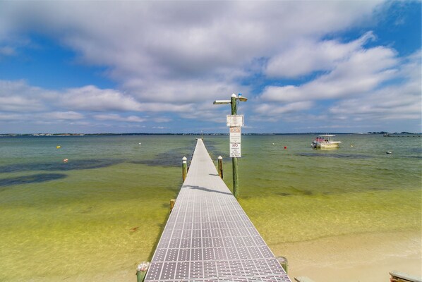 Beach - Unwind Poolside, Walk to Beach! Pensacola Getaway (Pensacola)