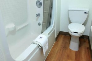 Holiday Home Facilities and Services - 2 Full Beds | Micfridge (Scottsdale)