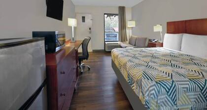 1 King Bed | Mobil Access Tub Nsmk Sofabed