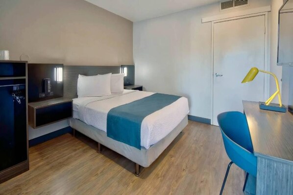 Unclassified image, 1 of 35, button - 2 Full Beds | Non-Smoking (Palmdale)