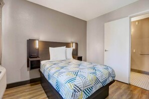 Bedroom - 1 King Bed | Smoking, Mini Fridge (SAN BERNARDINO)