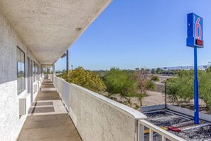 Property grounds - Cozy Motel 6,2 Queen Beds,Free wifi (Williams)