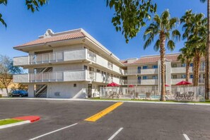 Unclassified image, 3 of 23, button - Cozy Motel 6,2 Queen Beds,Free wifi (Williams)