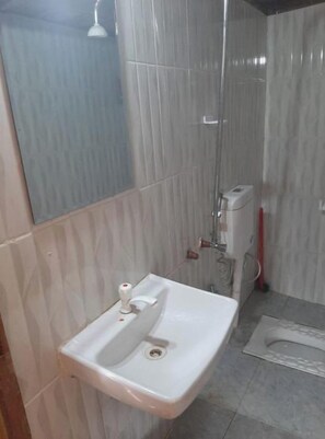 Bathroom - Olympos camping 2 (Morogoro)
