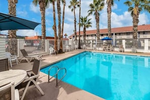 Pool - 2 Queen Beds | Non-Smoking, Micfridge (Eloy AZ)