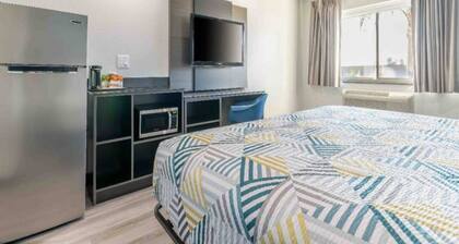 1 King Bed | Mob Acc Tub Ste Nsmk Micfridg