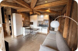 Living area - Vrbo Property (Huez)