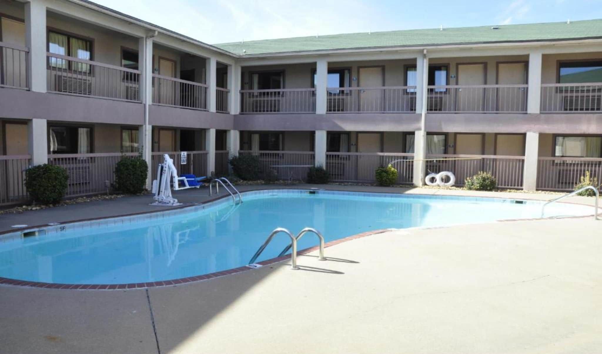 Holiday Home Swimming Pool