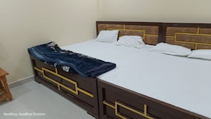 Room - Maa Tulsi Guest House Ayodhya (Faizabad)