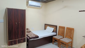 Room - Maa Tulsi Guest House Ayodhya (Faizabad)