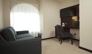 Living Room - Executive Double Room (Bradford)