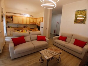 Living area - The Courtyard by the Sea (Ladispoli)