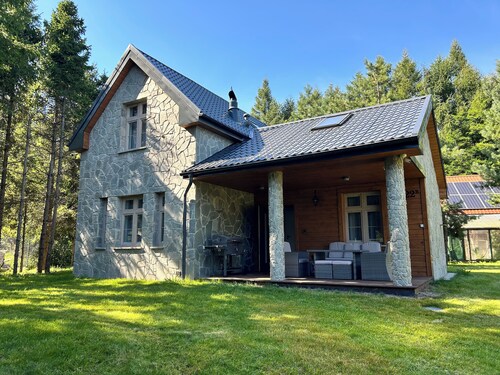 Zacisze Skalnych Domków 3 całoroczne domki na Kaszubach z prywatną sauną i balią