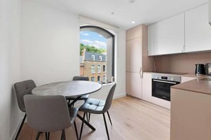 Private kitchen - 2 Bedrooms walking distance to Euston,King Cross (London)