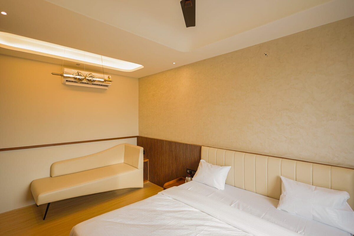 Classic Double Room | Desk, WiFi (free)