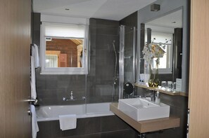 Ảnh chưa phân loại, 5 trong số 75 ảnh, nút