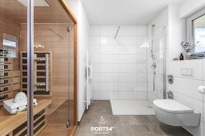 Bathroom - Wellenkrone - Ground Floor, Infrared Sauna, Fireplace, 2 Terraces, EV Charging (Olpenitz)