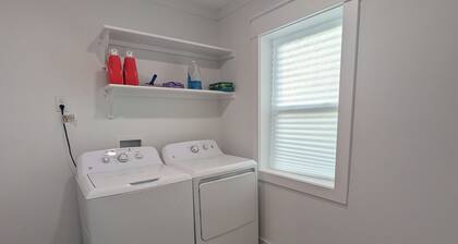 Bea's Nest Cozy 2 BR 1 B apartment. Short drive to OBX Beach.