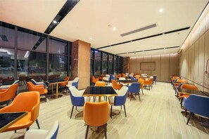 Ảnh chưa phân loại, 2 trong số 23 ảnh, nút