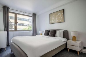 Unclassified image, 3 of 18, button - 1 Bedroom apartment 5 Minutes walking to Tower Br (London)