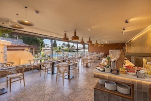 Tempat makan outdoor