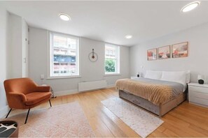 Unclassified image, 2 of 20, button - 1 Bedroom 52 Tottenham Court Road (London)