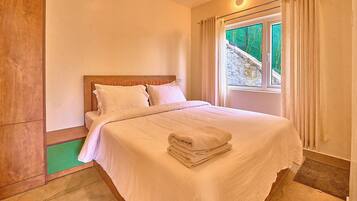 Standard Double Room, City View | WiFi (free)