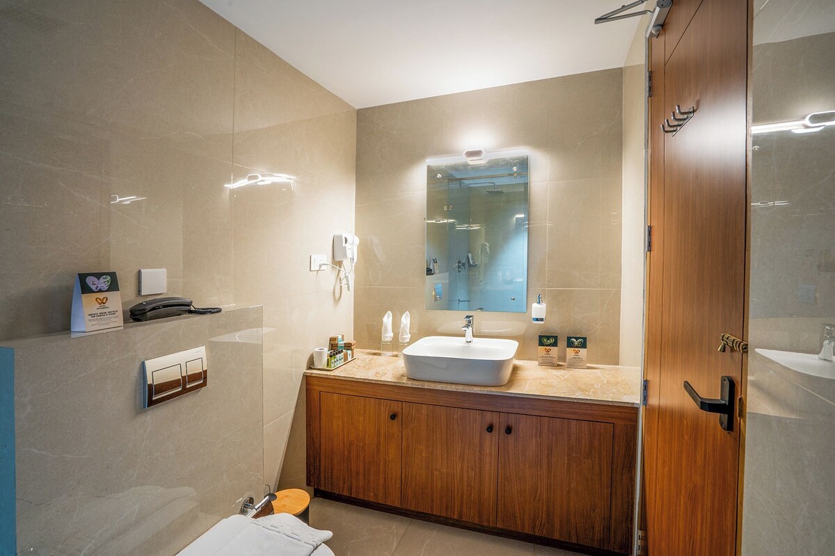 Superior Double Room | Bathroom