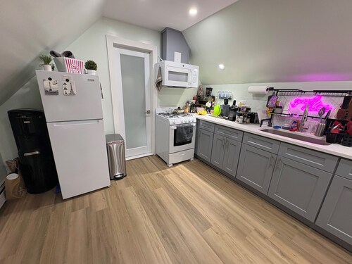 Modern in-house apartment brand new renovated