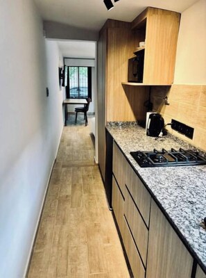 Private kitchen - Panter Apartment | Pampa Suites (General Pico)