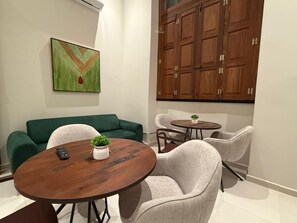Unclassified image, 2 of 14, button - Base Hostel (Belém)