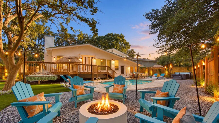 Fort Walton Fun Pool Hot Tub Games Firepit