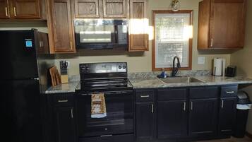 Full kitchen